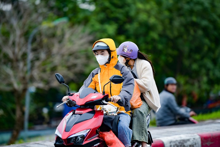 Thời tiết hôm nay 30-11: Đất liền mát lạnh, bão và áp thấp vẫn loanh quanh trên biển - Ảnh 1.