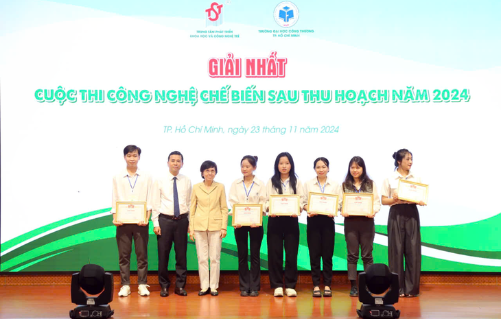 Sinh viên Duy Tân giành giải nhất cuộc thi công nghệ chế biến - Ảnh 1.