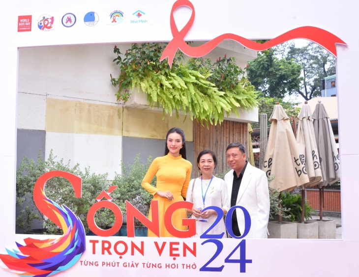 Bùi Quỳnh Hoa, Hạnh Nguyên là đại sứ thân thiện trong cộng đồng nhiễm HIV/AIDS - Ảnh 1.