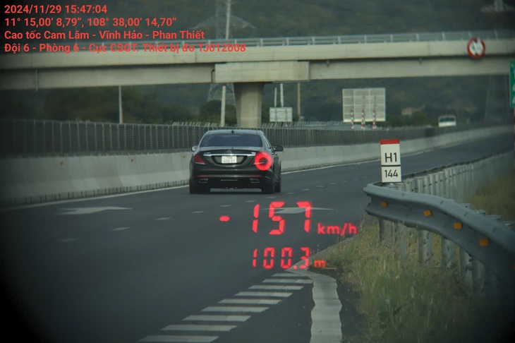 Ô tô chạy 157km/h trên cao tốc Vĩnh Hảo - Phan Thiết - Ảnh 1.