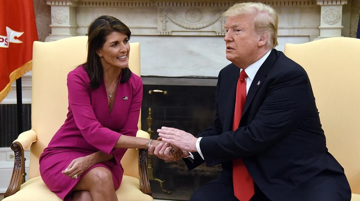 Bà Nikki Haley nói ông Trump không hoàn hảo nhưng là lựa chọn tốt hơn - Ảnh 1.