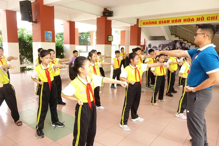 TP.HCM công bố tiêu chuẩn của trường tiên tiến, hội nhập - Ảnh 2.