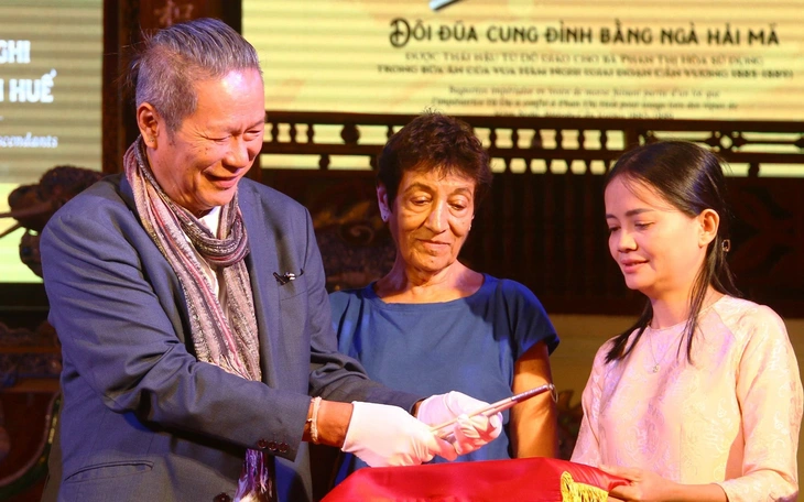 Khắc chiếu Cần Vương lên bia đá 11 tấn - Ảnh 5.