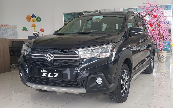 Tin tức giá xe: Suzuki XL7 hybrid giảm 55 triệu, giá thực tế 'mềm' hơn Toyota Avanza số sàn - Ảnh 5.