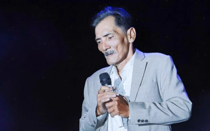 Lấy lại dáng đi cho người phụ nữ 69 tuổi nhờ kỹ thuật thay khớp gối bản lề - Ảnh 3.