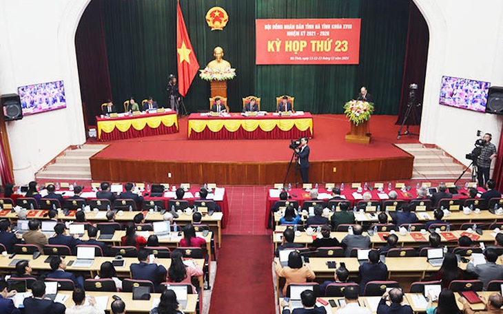 Khoảng 60.000 biên chế giáo viên được giao nhưng chưa tuyển dụng - Ảnh 2.