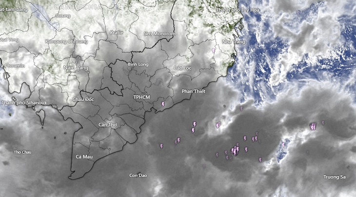 Mây dông từ biển kéo vào, TP.HCM sắp có mưa nhiều nơi - Ảnh 1.