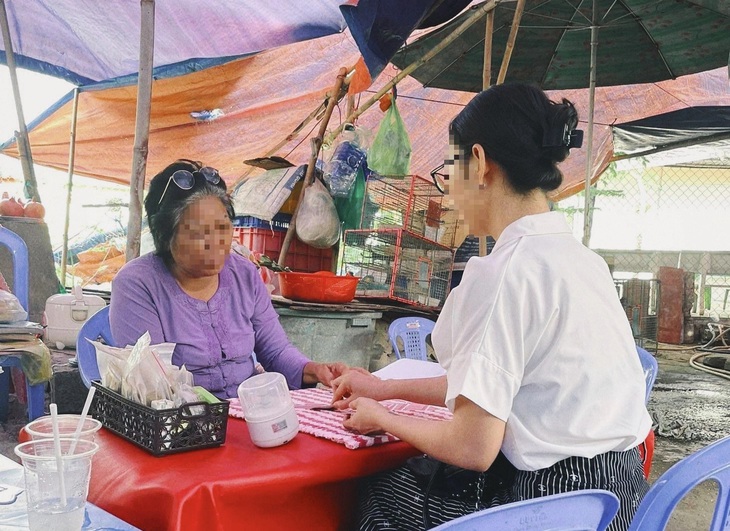 Thức khuya mỏi mệt cũng lên mạng tìm 'thầy bói', thầy phán 'tại người âm theo' - Ảnh 1.