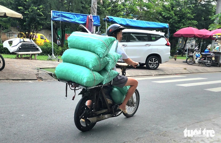 Xe không biển số vẫn tung hoành trên đường phố TP.HCM - Ảnh 3.