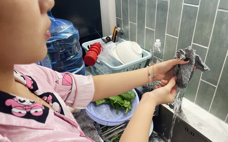 Tin đồn clo trong nước máy, hồ bơi gây bệnh tuyến giáp: Bác sĩ nói gì? - Ảnh 2.