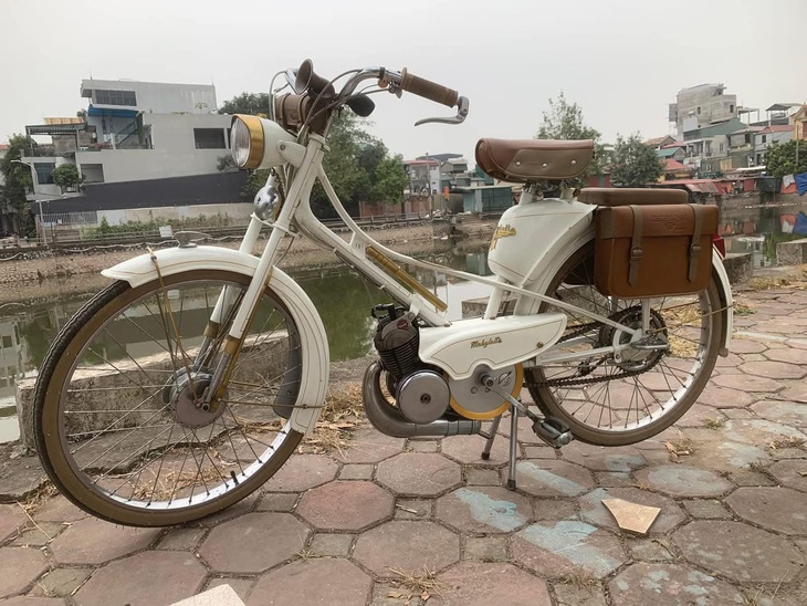 Nhìn gương Honda Super Cub 50 bị khai tử, Suzuki làm xe mobylette - Ảnh 1.