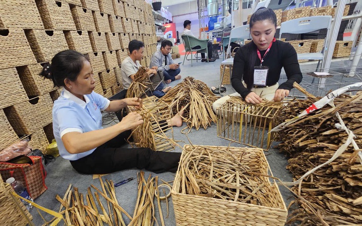 Gần Tết nhộn nhạo hàng giả như thật tới... 99% - Ảnh 5.