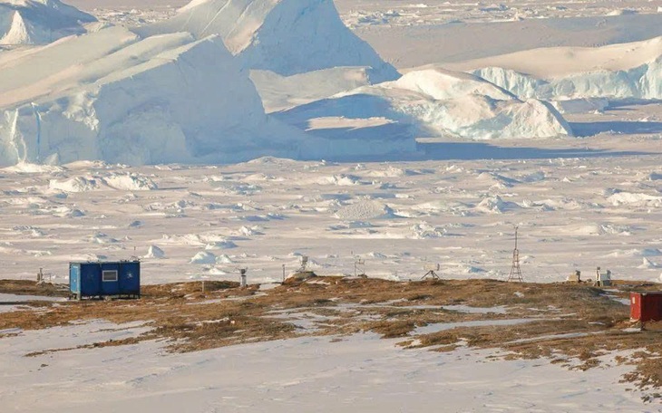 Cuộc đua không gian với Trung Quốc làm bùng nổ xây dựng ăng - ten vệ tinh ở Bắc cực - Ảnh 2.