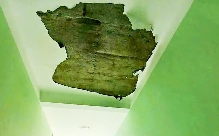 Nền nứt toác, sụt lún, điểm trường miền núi Đà Nẵng nguy cơ sập - Ảnh 8.