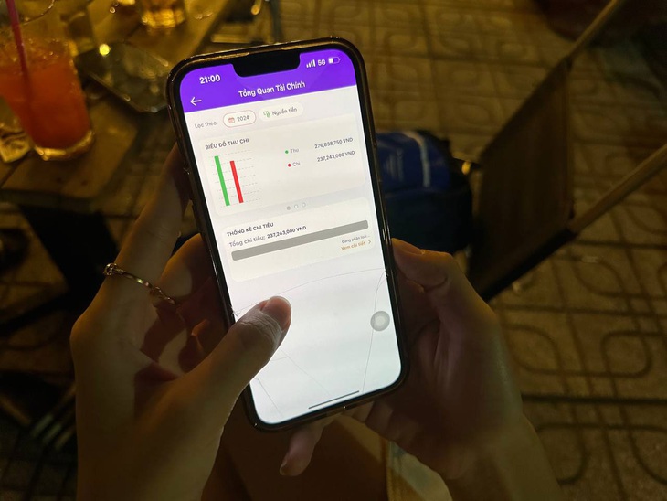 Cuối năm xem lại app thu chi, bạn trẻ giật mình 'xài gì dữ vậy' - Ảnh 1.