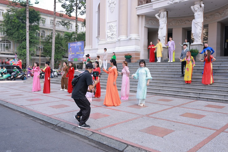 Nhạc sĩ Hoài An, Võ Hoài Phúc mời Hải Phượng, Đinh Linh vào MV Chúc xuân - Ảnh 2.