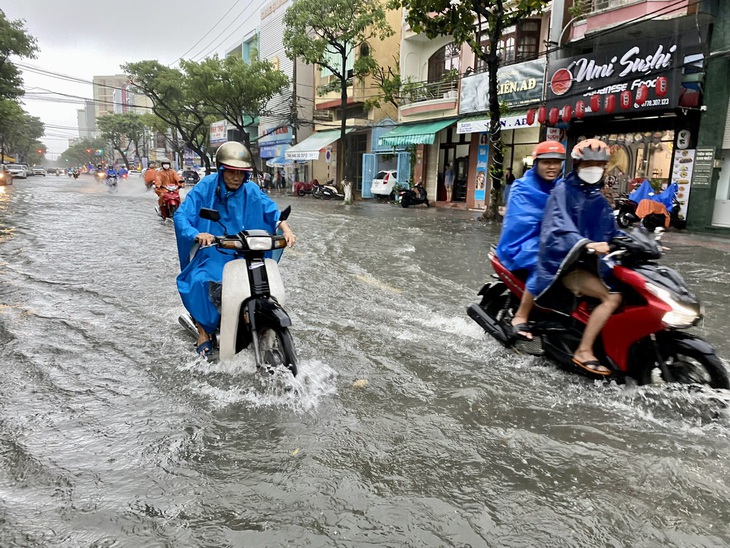 Đầu tư 5 cửa van điều tiết nước ở sân bay Đà Nẵng để chống ngập - Ảnh 2.