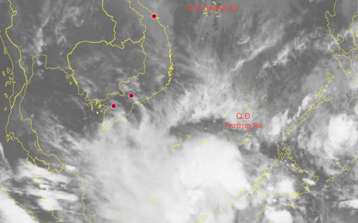 Vùng áp thấp ở nam Biển Đông mạnh lên thành áp thấp nhiệt đới - Ảnh 2.