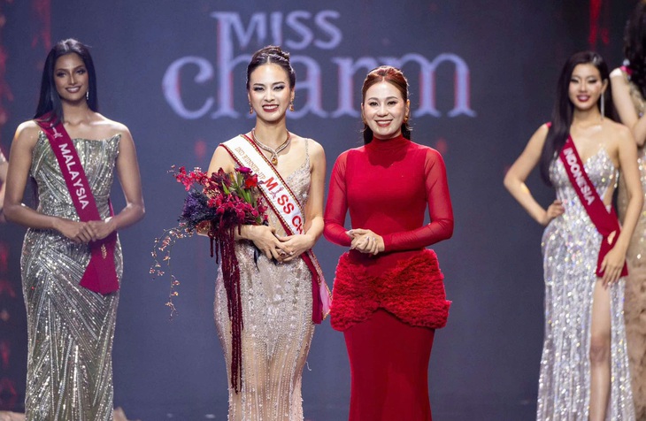 MC Quỳnh Nga là á hậu 2 Miss Charm 2024, người đẹp Malaysia đăng quang - Ảnh 5.