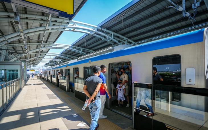  150.000 người đi ngày đầu, metro số 1 đảm bảo vận hành những ngày tiếp thế nào? - Ảnh 3.