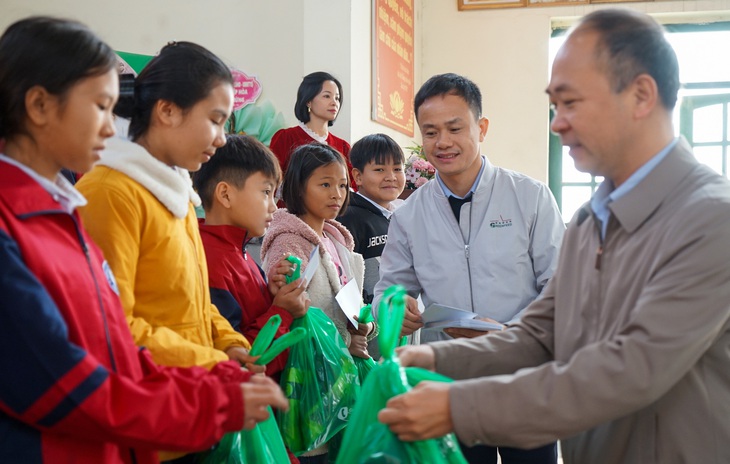 'Có con giống, có cám, chúng tôi sẽ gây dựng lại từ đầu' - Ảnh 4.