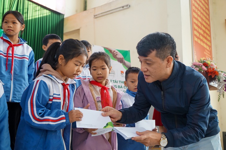 'Có con giống, có cám, chúng tôi sẽ gây dựng lại từ đầu' - Ảnh 2.