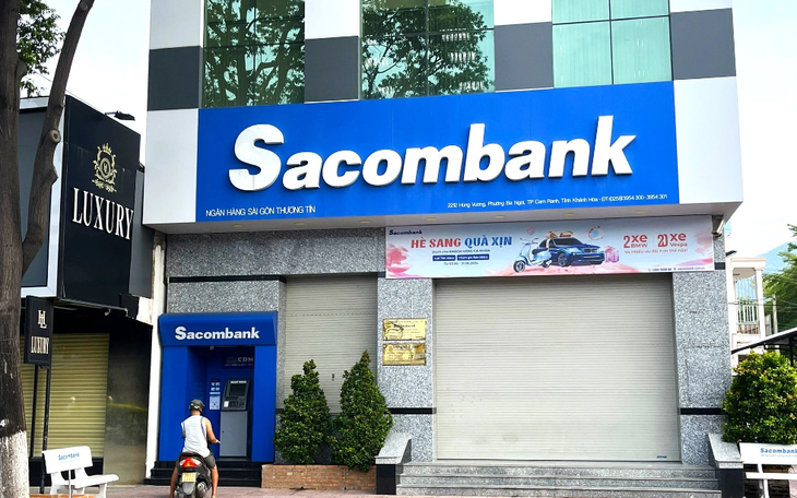 Vì sao tạm ngưng phiên tòa xét xử vụ khách hàng đòi 46,9 tỉ đồng tiền gửi tại Sacombank? - Ảnh 2.