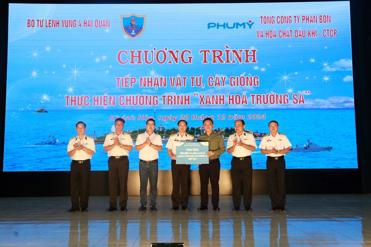 Phú Mỹ tặng cây giúp xanh hóa Trường Sa - Ảnh 1.