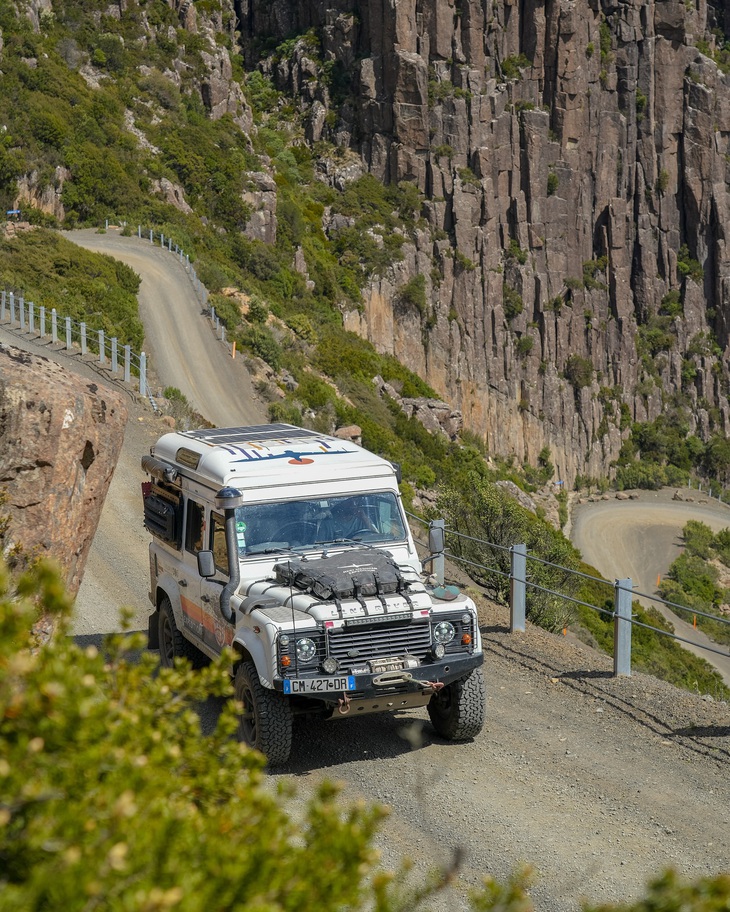 Sống trong Land Rover Defender: Không giường không nhà tắm nhưng... tiết kiệm tiền thuê nhà - Ảnh 19.