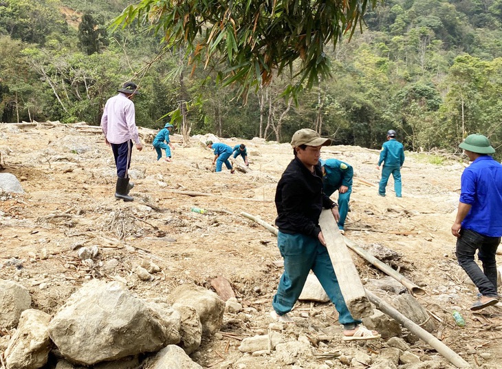 Lần ba Quảng Nam đề nghị công nhận liệt sĩ 2 cán bộ mất lúc đi cứu dân trong bão - Ảnh 3.