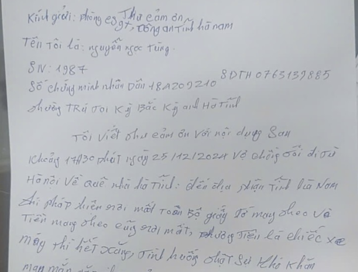 Chở vợ từ quê ra Hà Nội khám bệnh, lúc về rơi ví tiền, xe hết xăng được cảnh sát giúp đỡ - Ảnh 2.