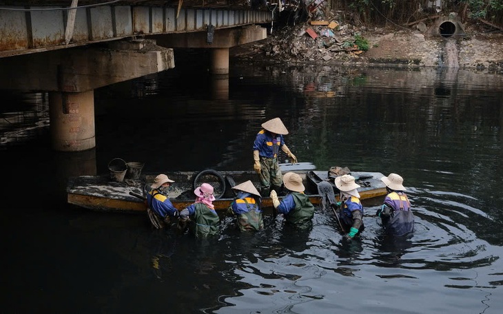 Không chỉ sông Tô Lịch, nhiều hồ lớn ở Hà Nội cũng đang cần 'cứu' vì ô nhiễm nghiêm trọng - Ảnh 14.