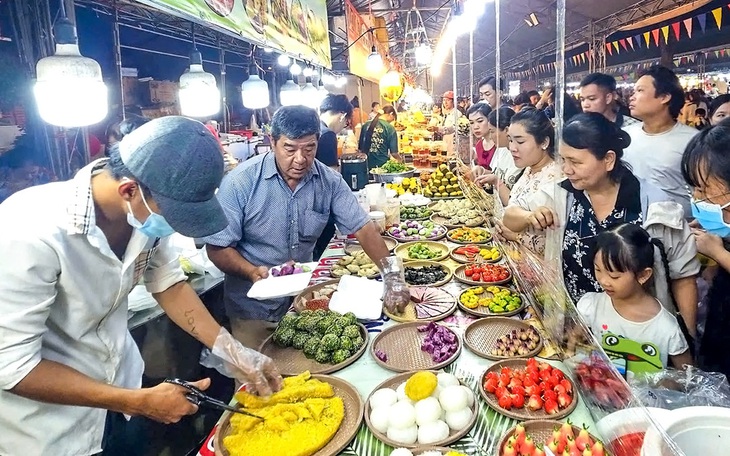 Long An kiểm tra du thuyền đậu trên sông Vàm Cỏ Tây, chủ đầu tư nói gì ? - Ảnh 3.