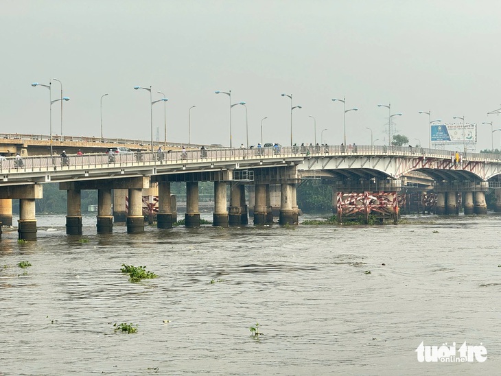 Khởi công nâng tĩnh không cầu Bình Phước 1 và cầu Bình Triệu 1 - Ảnh 2.