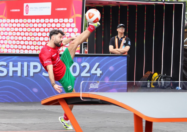 Hấp dẫn Giải teqball vô địch thế giới 2024 tại phố đi bộ Nguyễn Huệ - Ảnh 3.