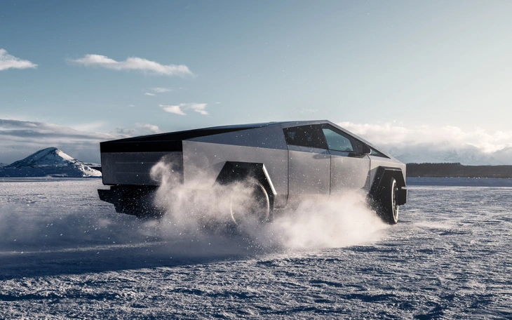 Chỉ đổ một chai nước ra xe điện, tiền sửa thừa đủ mua 2 chiếc Honda SH đắt nhất - Ảnh 4.