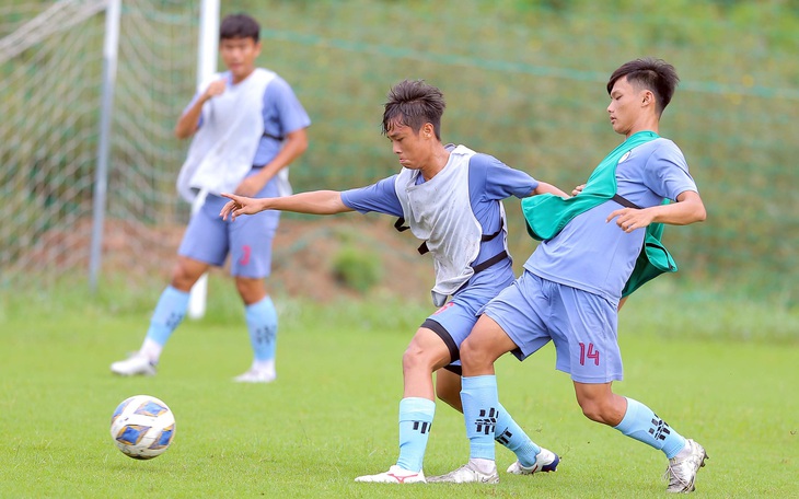 Con trai Quang Hải ghi bàn ở Giải U19 quốc gia - Ảnh 2.