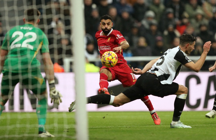 Man City, Chelsea thu hẹp khoảng cách với Liverpool - Ảnh 4.