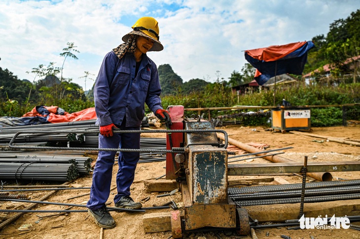 Xẻ núi, khoan hầm làm cao tốc lên công viên địa chất toàn cầu Cao Bằng - Ảnh 14.