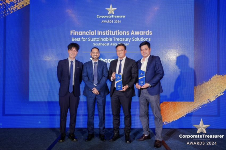 Techcombank lập 'hat-trick' giải thưởng quốc tế - Ảnh 2.