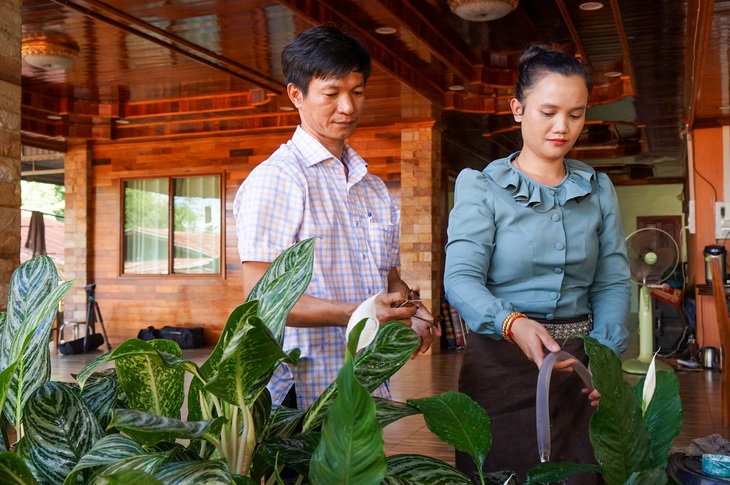 Kỳ tích cao su Việt trên nước bạn Lào - Kỳ 6: Chuyện tình đẹp Việt - Lào dưới đại ngàn cao su - Ảnh 1.