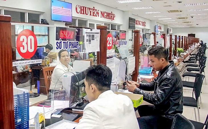 Chính phủ muốn dành thêm 54.000 tỉ đồng chi cho tinh gọn bộ máy, miễn học phí - Ảnh 1. tinh gọn bộ máy - Ảnh 1.
