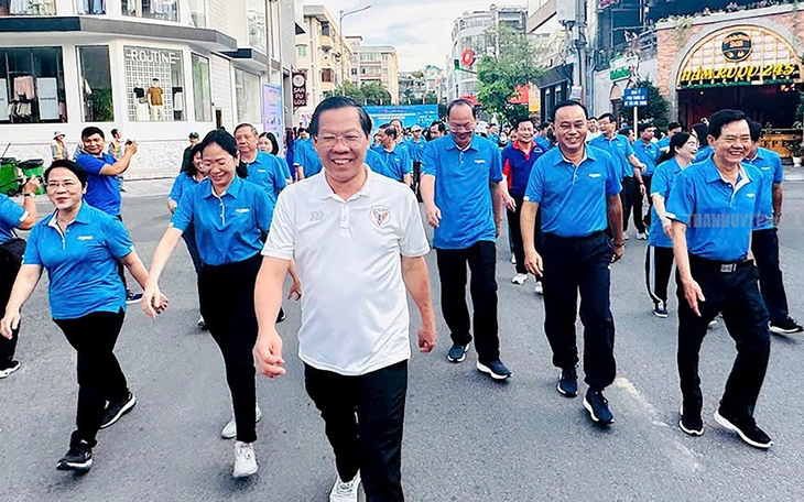 Người đàn ông 75 tuổi hơn 20 năm tham gia đi bộ gây quỹ ở phường Cầu Kiệu - Ảnh 5.