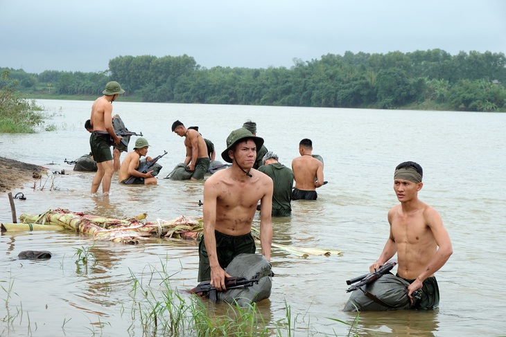 Dựng lại Thành cổ Quảng Trị quay phim Mưa đỏ - Ảnh 1.