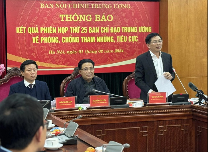 Lãnh đạo Ban Nội chính Trung ương chủ trì buổi thông báo về kết quả phiên họp thứ 25 của Ban Chỉ đạo Trung ương - Ảnh: THÀNH CHUNG