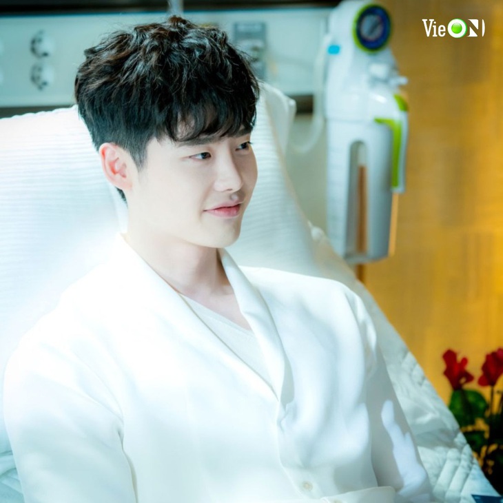 Lee Jong Suk vai Kang Chul trong W: Two worlds