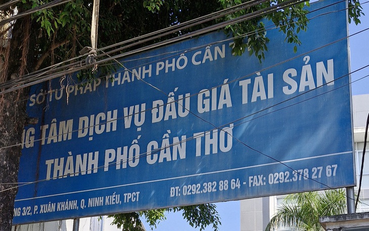 Bắt tạm giam đối tượng nhắn tin bịa đặt, xúc phạm danh dự người khác - Ảnh 2.