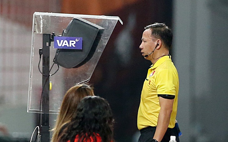 VAR xuất hiện ở 3 trận đấu vòng 10 V-League 2023 - 2024