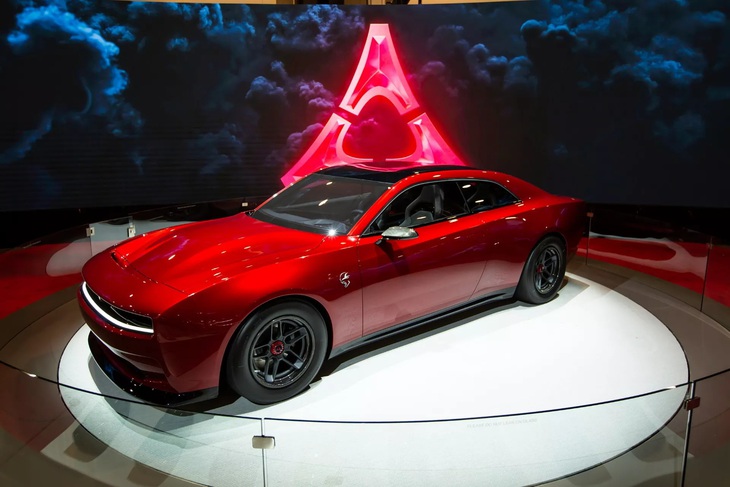 Dodge - thương hiệu xe cơ bắp lớn nhất nước Mỹ còn tồn tại - cũng không thoát khỏi tình cảnh phải tìm kiếm công nghệ mới để phục vụ điện hóa xe thể thao trong tương lai - Ảnh: Carscoops