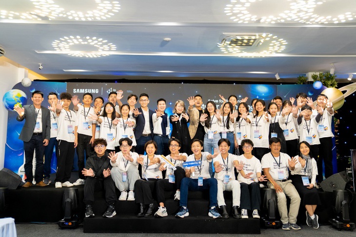 Lần đầu tiên, các đội thi Solve for Tomorrow từ năm 2019 đến năm 2023 có dịp hội ngộ trong một chương trình